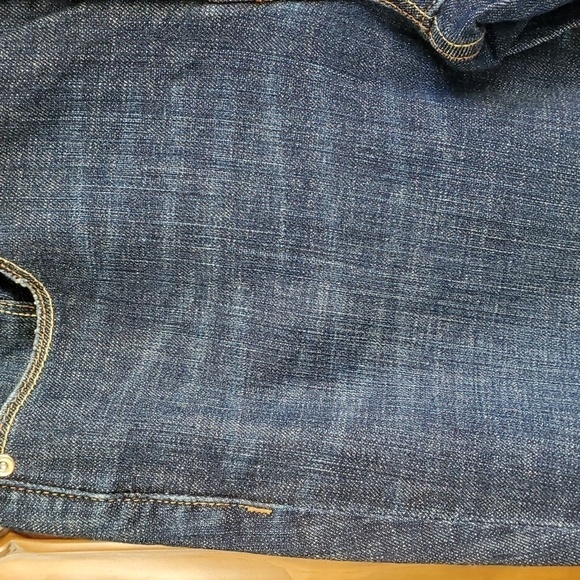 Old Navy The sweetheat jeans JClassic rise. Boot-cut stretch. Size 8. - Picture 3 of 10